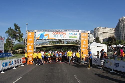 Corrida atraiu cerca de 1000 corredores / Foto: Buda Mendes